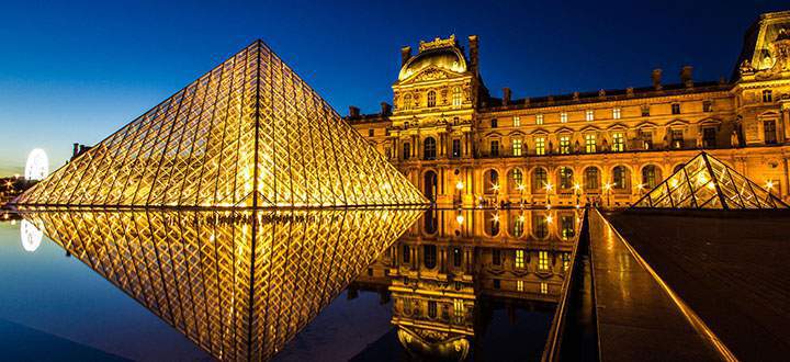 04_Louvre-Museum-At-Night